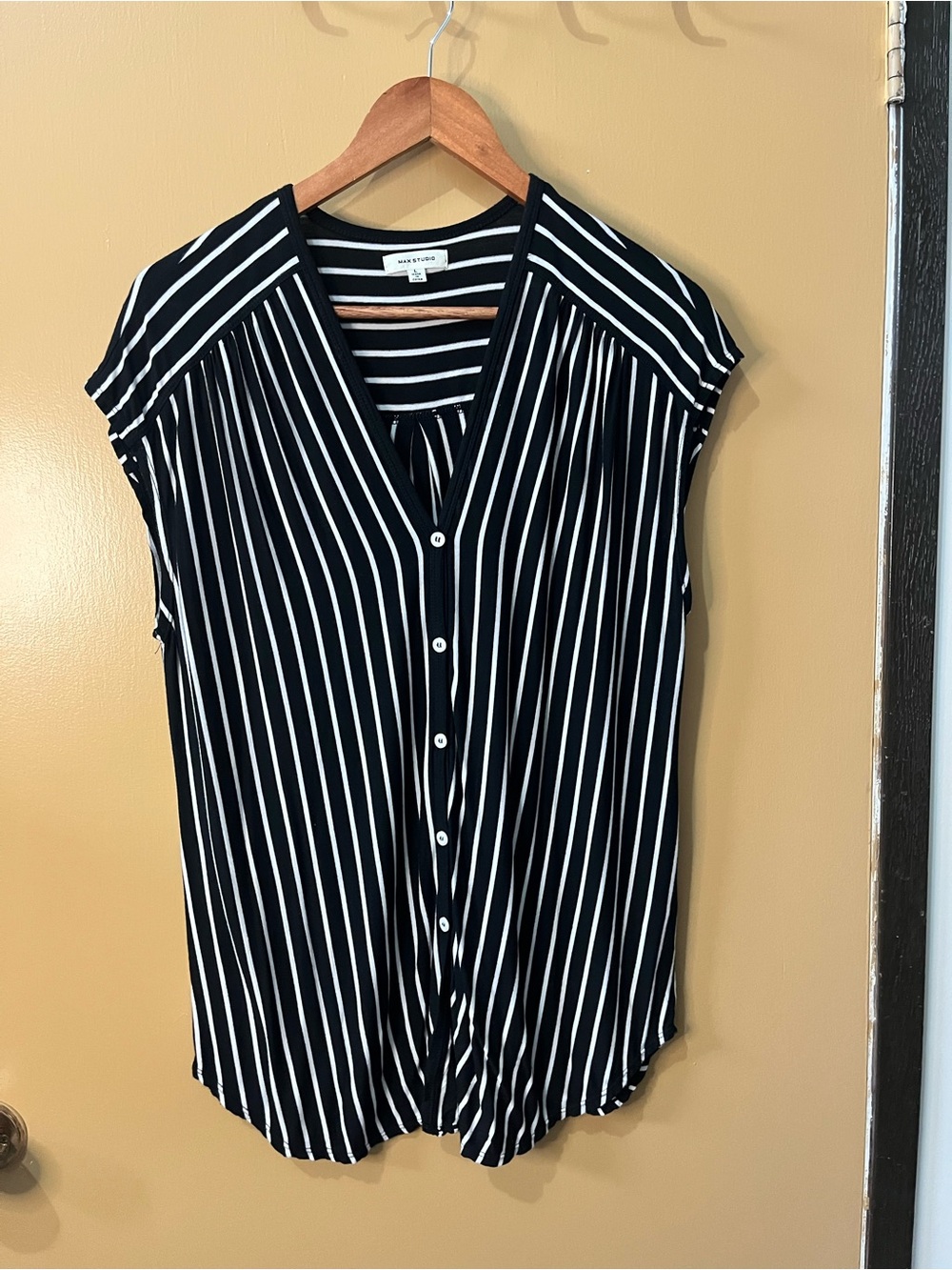 Max Studio Black and White Vertical Stripe Button-Front Blouse Large